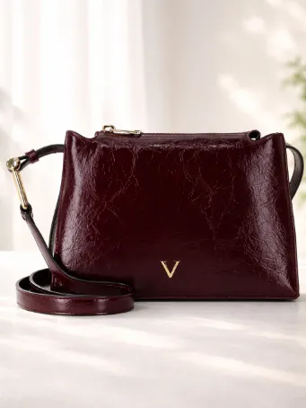 Bordo Rugan Deri Kadın Omuz Çantası Gold V Logo