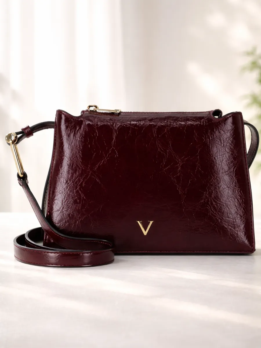 Bordo Rugan Deri Kadın Omuz Çantası Gold V Logo