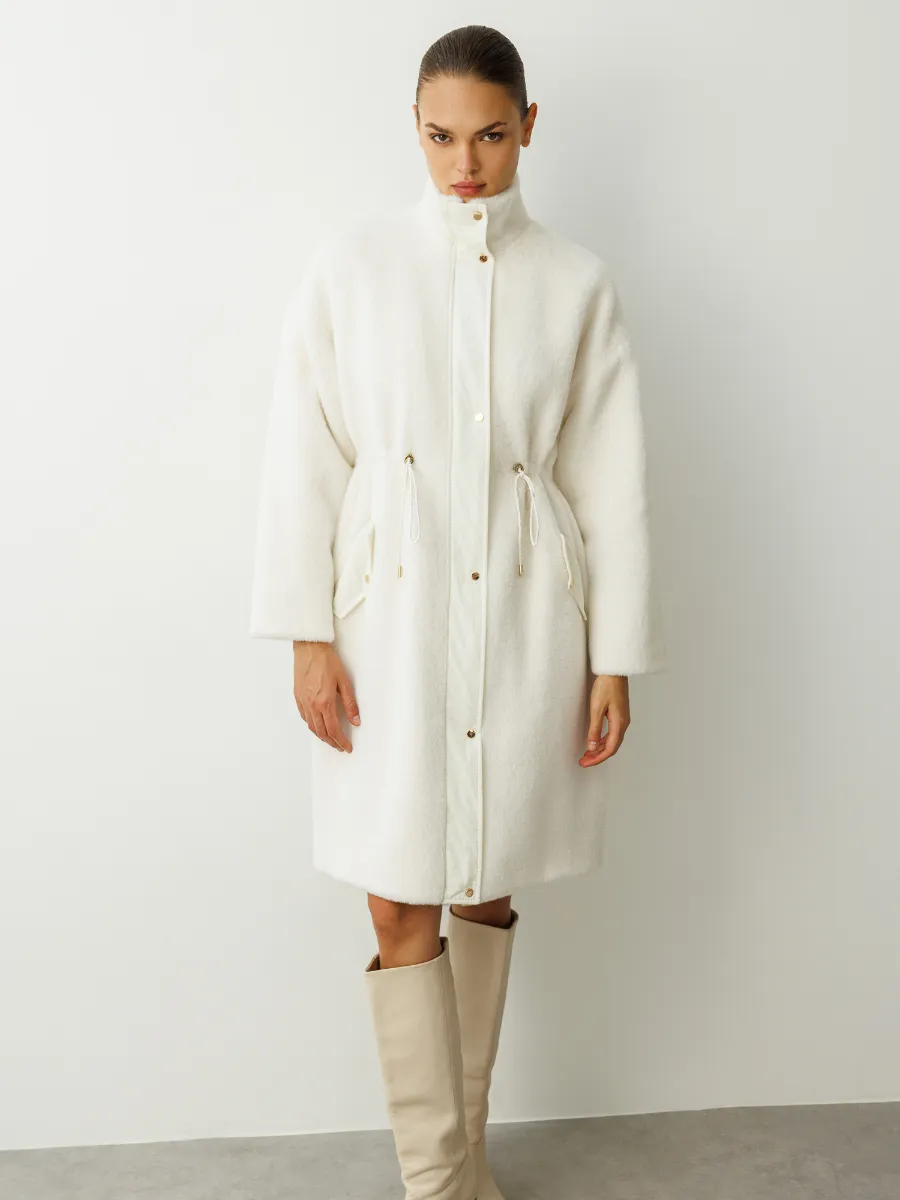 Dik Yaka Beli Büzgülü Kadın Kaban Model 5770